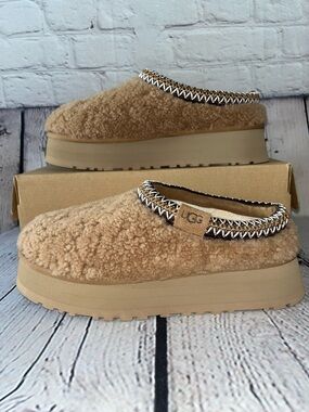 UGG Women’s Maxi Curly Tazz Platform Tasman Slippers Size 8